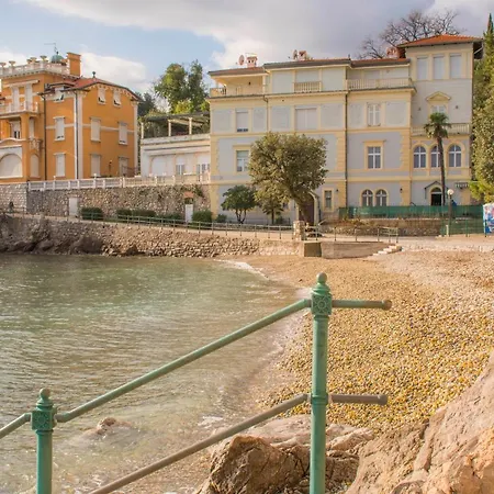 Relax Near Lägenhet Opatija